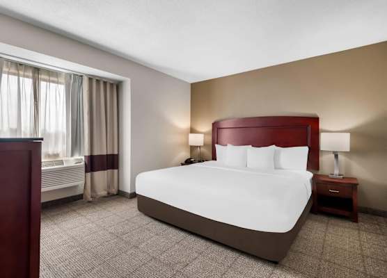 Comfort Inn & Suites North East 1
