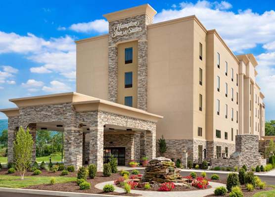 Hampton Inn & Suites Williamsport-Faxon Exit 1