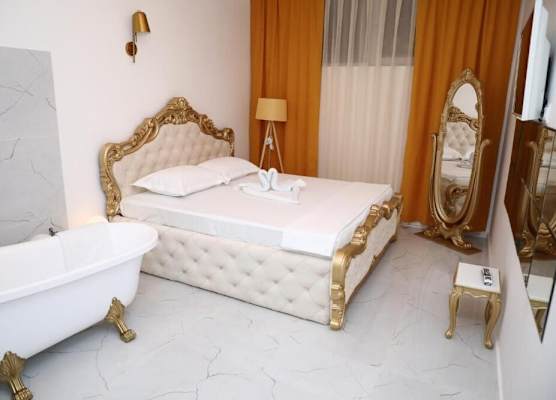 Hotel Gloria KS 1