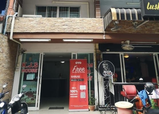OYO 75414 KJS Pattaya 1