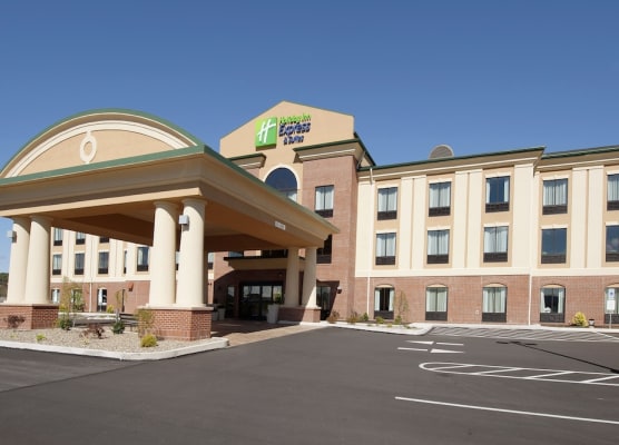 Holiday Inn Express & Suites CLEARFIELD by IHG 1