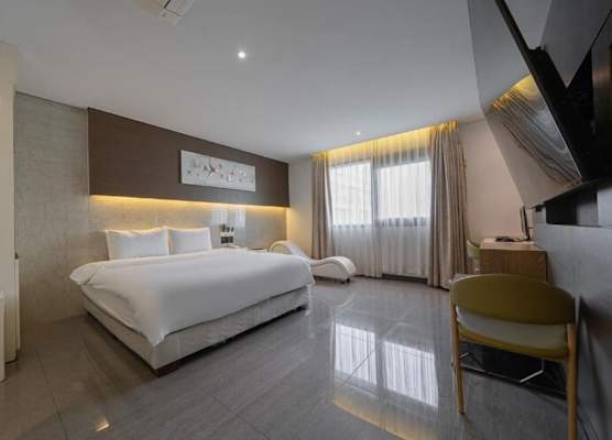 Guwol Hotel 1