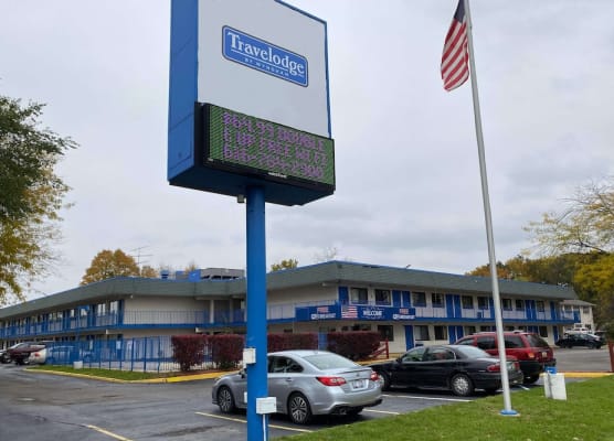 Travelodge by Wyndham Grand Rapids North 1