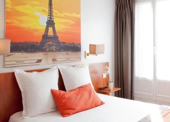 Alyss Saphir Cambronne Eiffel 1