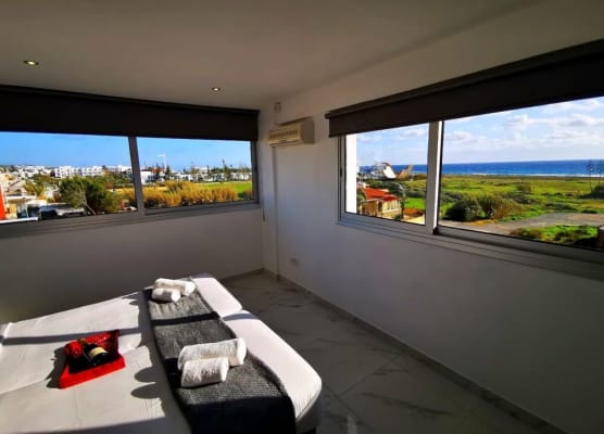Nissi Avenue Suites 1