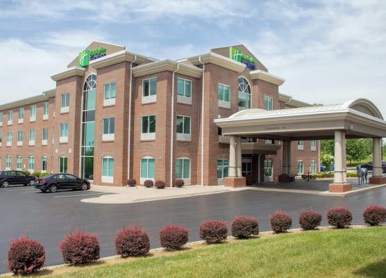 Holiday Inn Express & Suites LEXINGTON DTWN AREA-KEENELAND by IHG 1