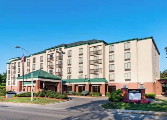 Courtyard by Marriott Bloomington 1
