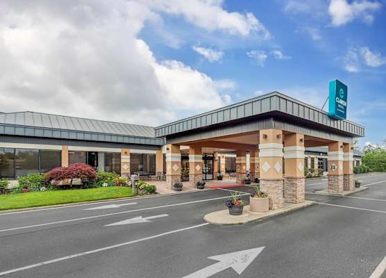 Clarion Hotel & Conference Center Toms River 1