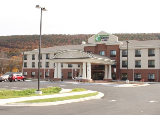 Holiday Inn Express & Suites CUMBERLAND - LA VALE by IHG 1