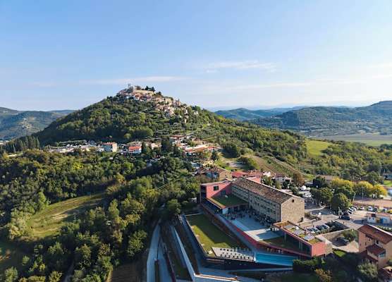ROXANICH Winery and Design Hotel 1