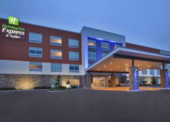 Holiday Inn Express & Suites PARKERSBURG EAST by IHG 1