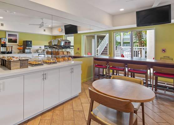 Best Western Hibiscus Motel 1