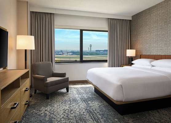 Sheraton Suites Chicago O'Hare 1