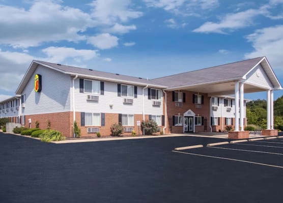 Super 8 by Wyndham Washington 1