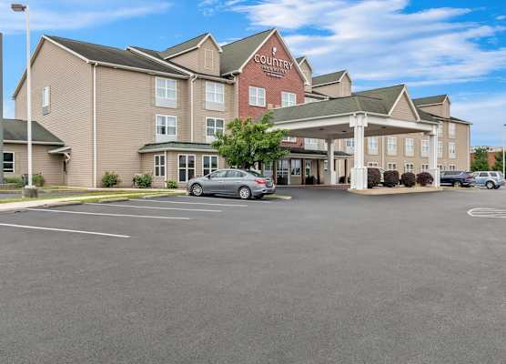 Country Inn & Suites by Radisson, Chambersburg, PA 1