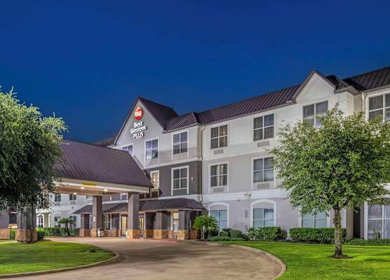 Best Western Plus Hobby Airport Inn & Suites 1