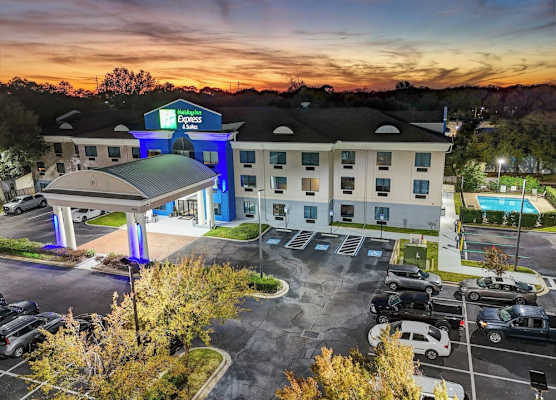 Holiday Inn Express & Suites JACKSONVILLE - ATLANTIC BEACH by IHG 1