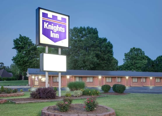 Knights Inn Paris 1