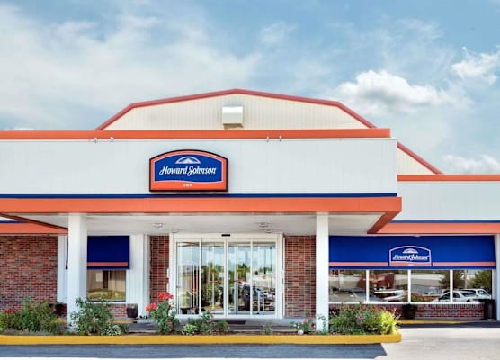 Howard Johnson By Wyndham Burlington 1