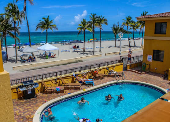 Hollywood Sands Resort 1