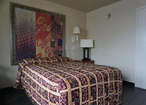 Econo Lodge San Antonio 1