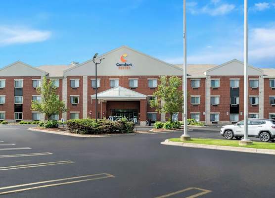 Comfort Suites Southfield-Detroit 1