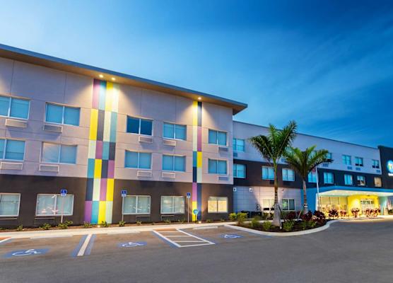 Tru By Hilton Bradenton I-75, FL 1