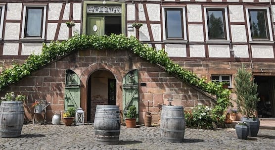 Alter Behring-Gutshof 1