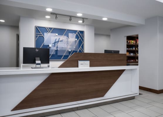 Holiday Inn Express & Suites ALEXANDRIA - FORT BELVOIR by IHG 1