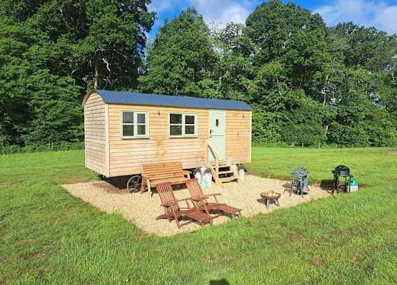 Luxury Shepherds Hut set in a Countryside Setting 1