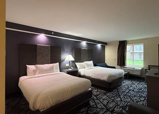 Plymouth Bay Inn and Suites 1