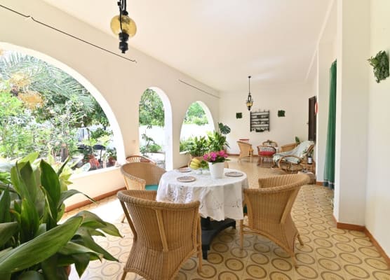 IzzHome Colonial 1