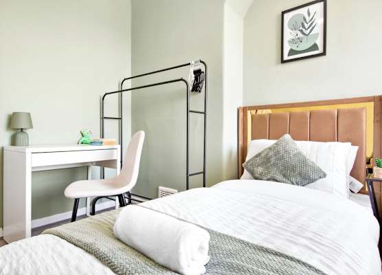 Modern 2-Bed Apartment Sleeps 7 1