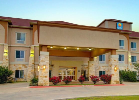 Comfort Inn & Suites Alvarado 1