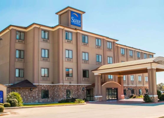 Sleep Inn & Suites at Six Flags 1