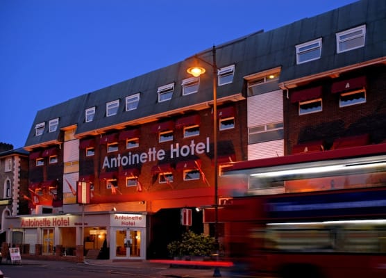 Antoinette Hotel Wimbledon 1