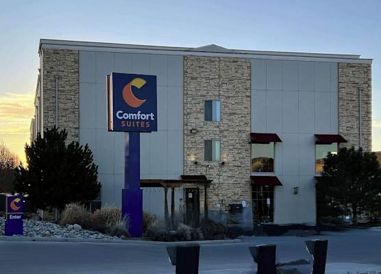 Comfort Suites Farmington 1