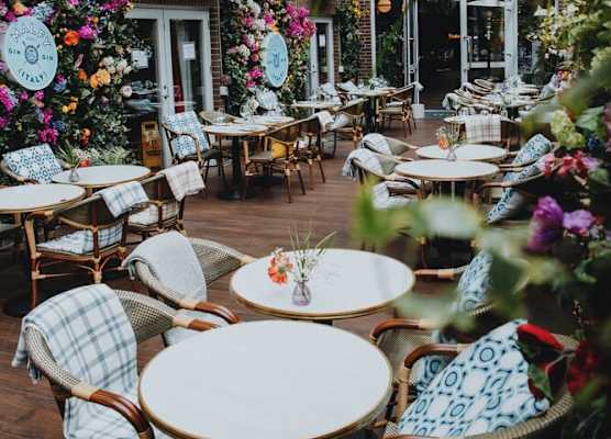 Iveagh Garden Hotel 1