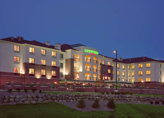 Courtyard by Marriott Madison East 1