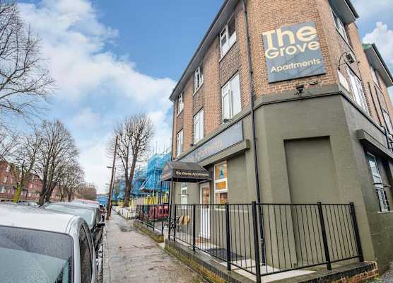 Lovely Studio in London With Patio 1