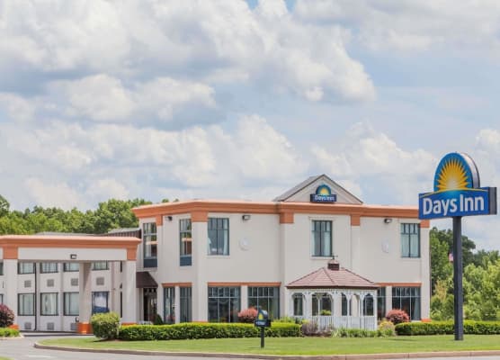 Days Inn by Wyndham Windsor Locks / Bradley Intl Airport 1