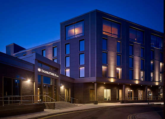DoubleTree by Hilton Hull 1