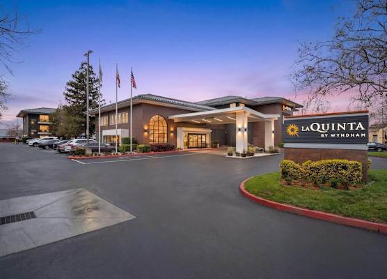 La Quinta by Wyndham Oakland - Hayward 1
