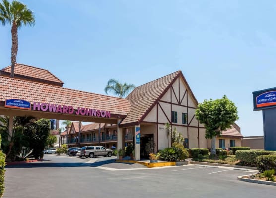 Howard Johnson by Wyndham Norco 1