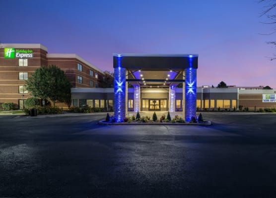 Holiday Inn Express NAPERVILLE by IHG 1