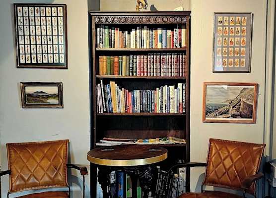 The Hawk & Buckle Inn 1