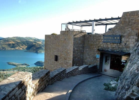 Hotel Tugasa Arco de la Villa 1
