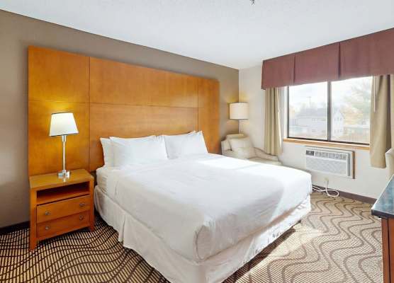 Oscoda Lakeside Hotel 1