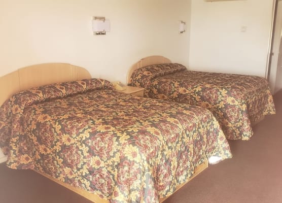 Camlot Inn Motel 1