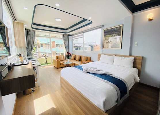 Home Away Do Quang Dau 1
